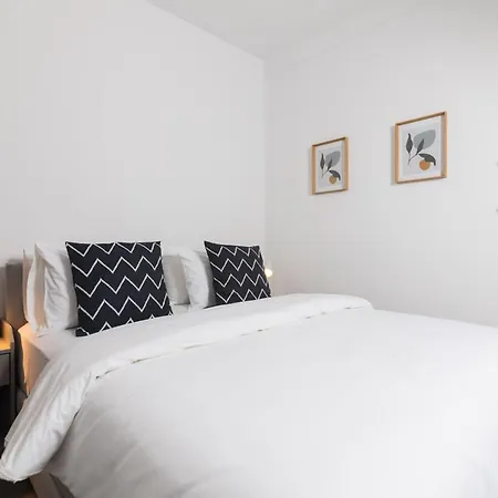 Apartment F & B Collection - 3 Bedroom Penthouse *