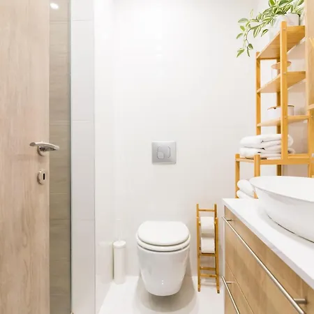 F & B Collection - 3 Bedroom Penthouse *