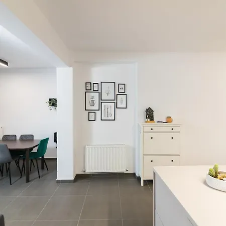 F & B Collection - 3 Bedroom Penthouse * Thessaloniki