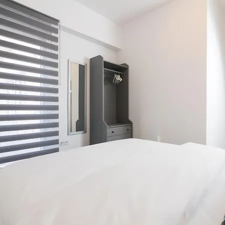 F & B Collection - 3 Bedroom Penthouse *