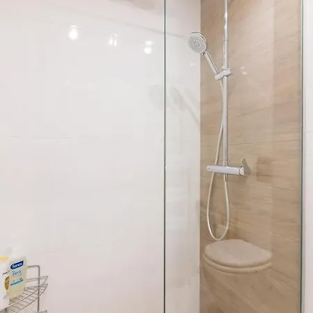 F & B Collection - 3 Bedroom Penthouse *