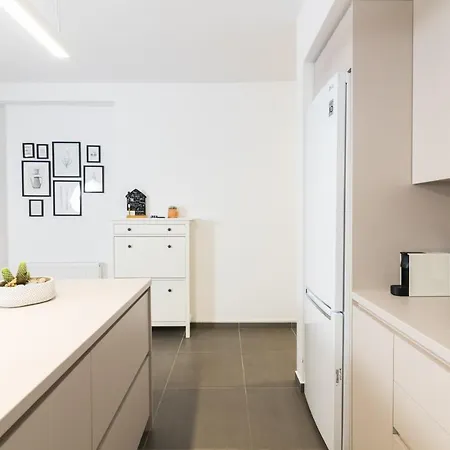 Apartment F & B Collection - 3 Bedroom Penthouse