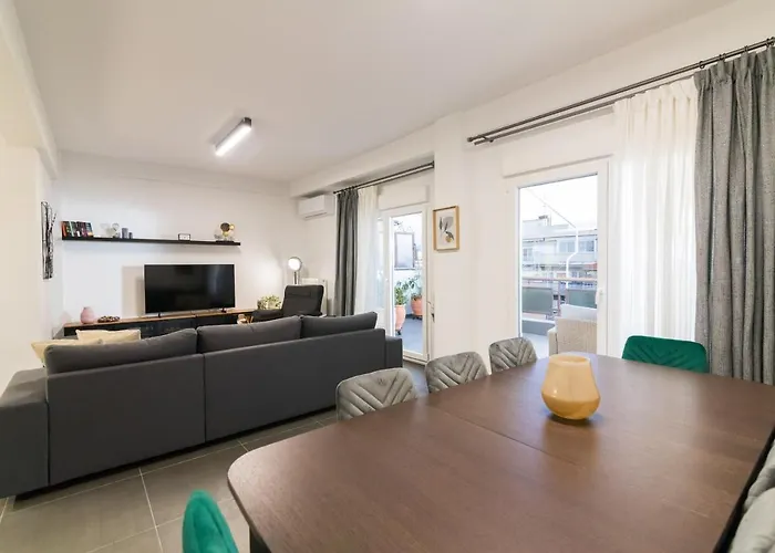 F & B Collection - 3 Bedroom Penthouse * Thessaloniki