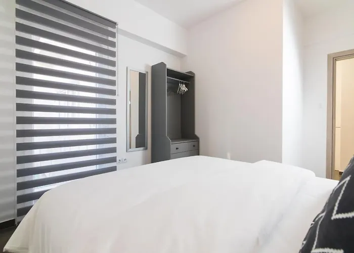 F & B Collection - 3 Bedroom Penthouse *