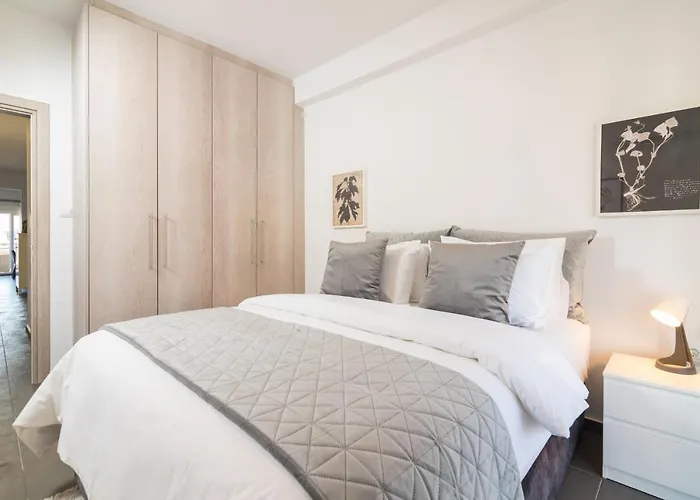 F & B Collection - 3 Bedroom Penthouse Apartament *