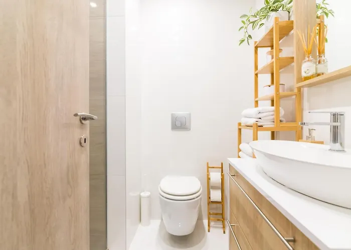 F & B Collection - 3 Bedroom Penthouse *