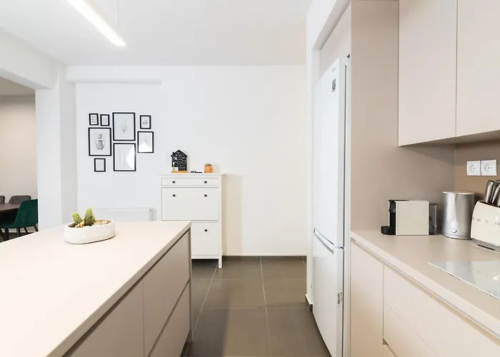 Appartement F & B Collection - 3 Bedroom Penthouse